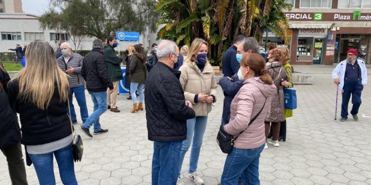 El PP de Vigo continúa su recorrido por la ciudad con parada en la Praza de América