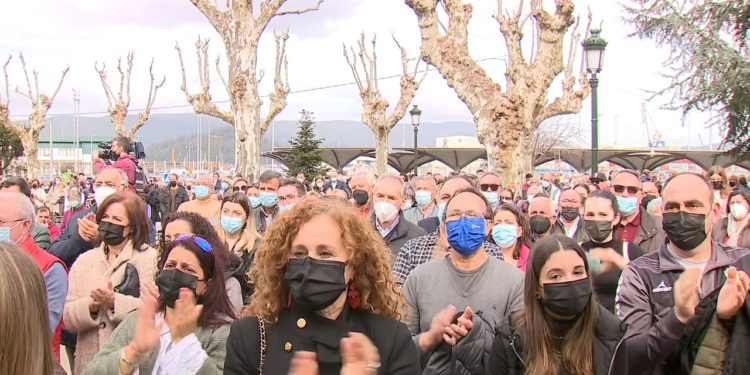 Multitudinaria protesta en Marín: «No son animales, queremos los cuerpos»