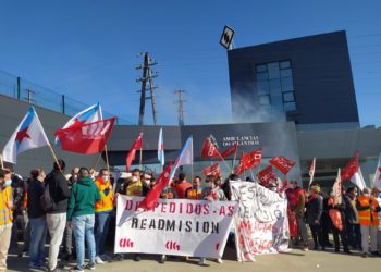Protesta ante la concesionaria del 061 por el despido de cuatro trabajadores en Vigo