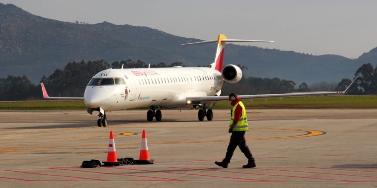 Air Nostrum estrena el Valencia-Vigo con un 39% de ocupación y anuncia 11 rutas desde Peinador