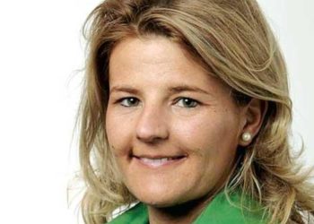 Carla Bartolomé, hija de Isabel Tocino, nueva concejala de Vigo en sustitución de Jesús Marco