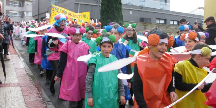 Entroido en Nigrán: desfile de comparsas, baile de disfraces e contacontos