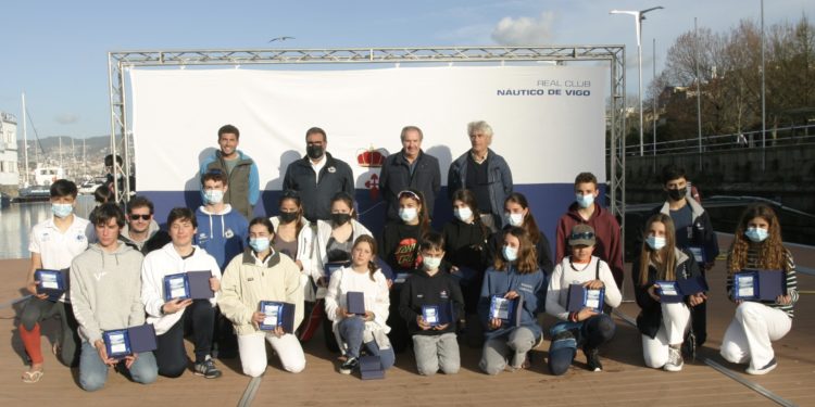 Stella Maris Enríquez y María Núñez conquistan el Trofeo Ría de Vigo de 420