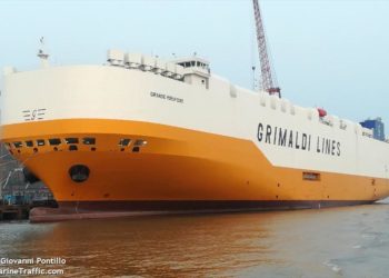 Salvamento acude en ayuda de un buque cochero a la deriva a dos millas de Cíes