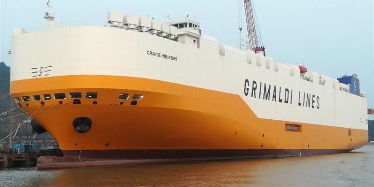 Salvamento acude en ayuda de un buque cochero a la deriva a dos millas de Cíes