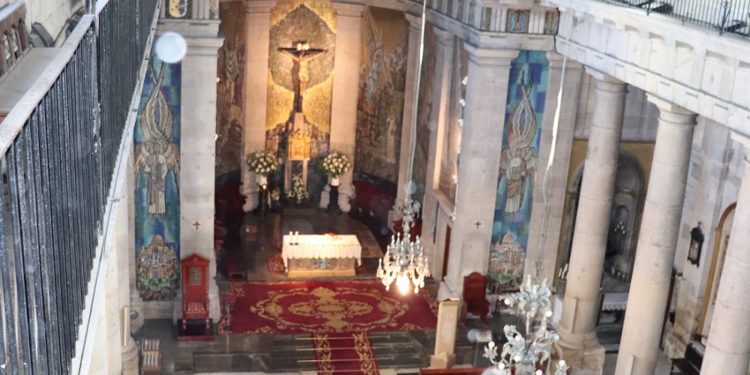 Vigo paga 125 ducados pola custodia de madeira para a Colexiata