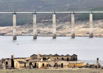 El pueblo emergido que atrae irremediablemente a turistas gallegos y lusos