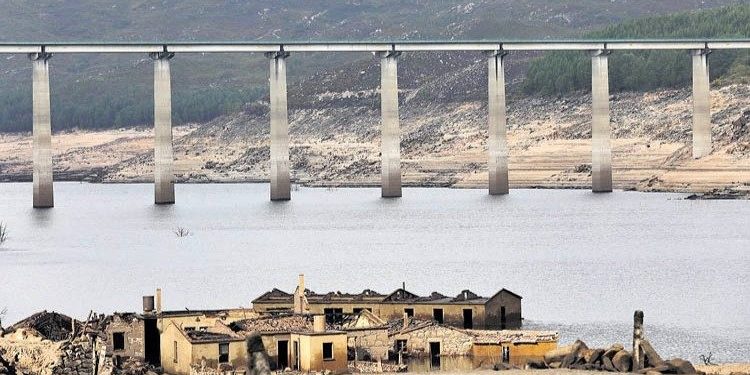 El pueblo emergido que atrae irremediablemente a turistas gallegos y lusos