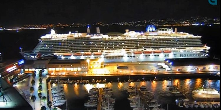 El crucero «Iona» amarra en Vigo