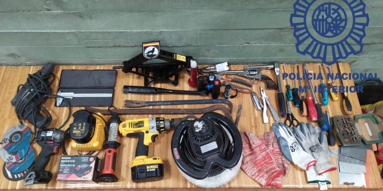 Dos detenidos en Vigo tras ser grabados robando en una casa