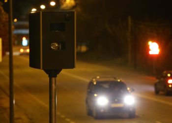 Vigo cambia la ubicación del radar de la Avenida de Europa y renueva una cabina en Beiramar