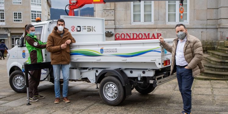Gondomar amplía o seu parque móbil cun vehículo eco con guindastre autocargable