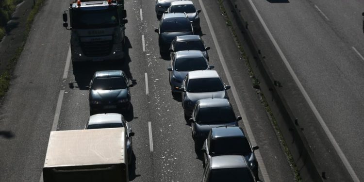 Caballero asegura que el Gobierno mantiene el proyecto de la nueva autovía de Vigo a Porriño