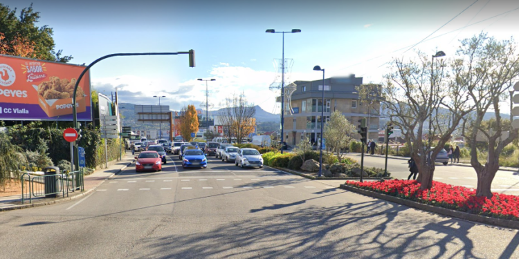 La Policía de Vigo intercepta a un conductor que accedía a la Avenida de Madrid en sentido contrario