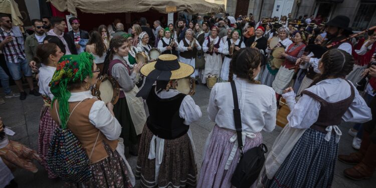 Os franciscanos abandonan Santa Marta e pasan a incorporarse á grei valerosa