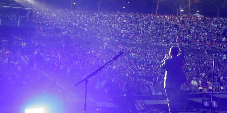 Caballero se niega a acoger conciertos del Xacobeo en Vigo y pide dinero para la Navidad