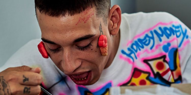 Kaydy Cain llega a Galicia entre repulsa y críticas por sus letras machistas