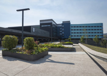 Un juzgado de Vigo rechaza tratar con ozonoterapia a una enferma de Covid-19 en el Cunqueiro