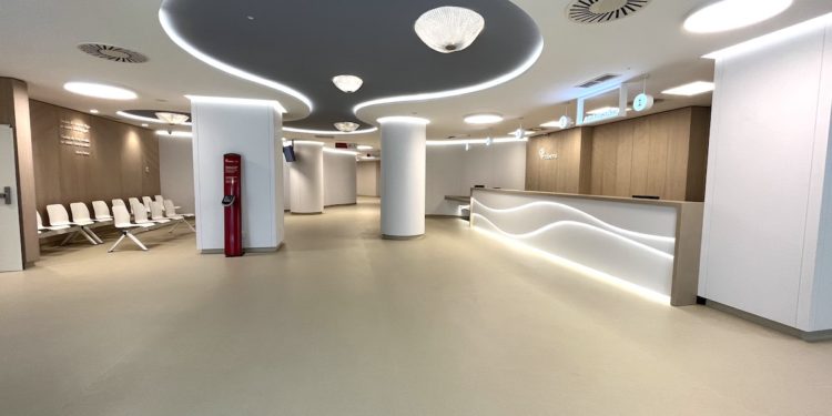 Povisa recupera la entrada principal por la calle Salamanca con un nuevo diseño