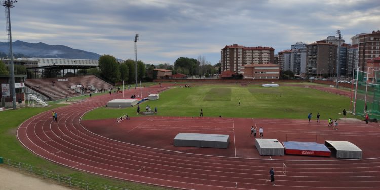 Vigo garantiza la reforma de las pistas de atletismo de Balaídos pero pide dinero a la Xunta
