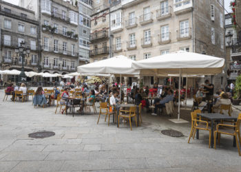 Los contagios de Covid-19 caen a la mitad en una semana en el área sanitaria de Vigo