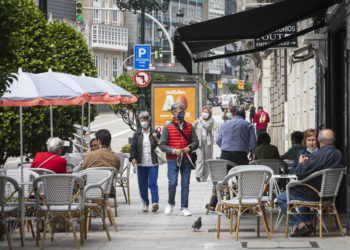 Feijóo aboga por “relajar” el uso de mascarilla en la calle, que debe ser “estricto” en interiores