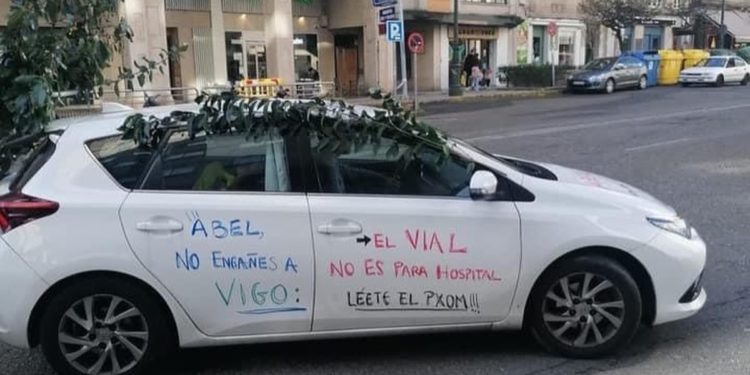 El PP pide al Concello los expedientes de las viviendas que autorizó en el vial de Beade