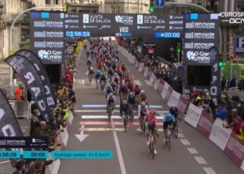 Vigo luce en la primera etapa de O Gran Camiño: triunfo de Cort; Valverde, tercero