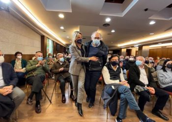 El PP de Vigo renueva su junta directiva y nombra presidente de honor a Figueroa