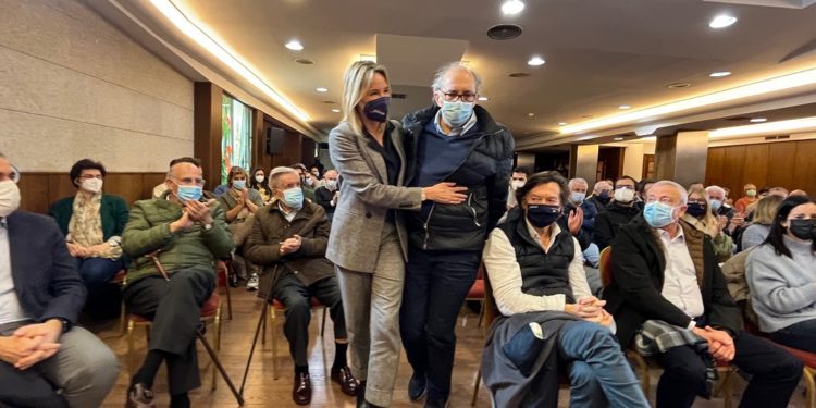 El PP de Vigo renueva su junta directiva y nombra presidente de honor a Figueroa