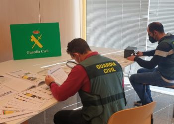 La Guardia Civil investiga penalmente a un matrimonio de Vigo por el timo de las rotondas