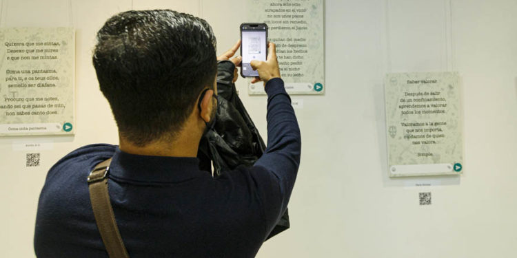 El centro comercial Travesía de Vigo celebra el Día de la Poesía con un concurso