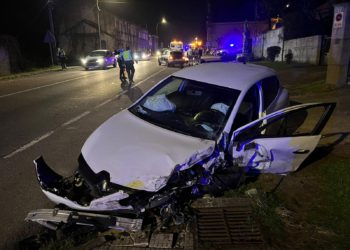 Cuatro heridos, entre ellos dos menores de edad, en un aparatoso accidente de tráfico en Ponteareas