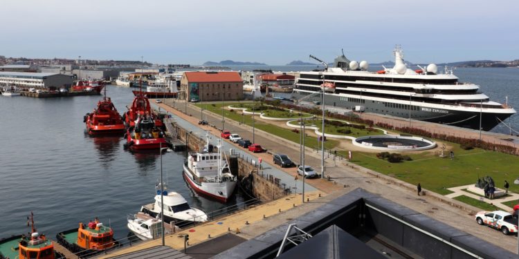 El histórico buque farero de Vigo regresa al muelle: cuenta atrás para su vuelta al trabajo