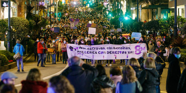 El 8M reúne a todas las voces del feminismo en Vigo en una marcha inédita en su historia