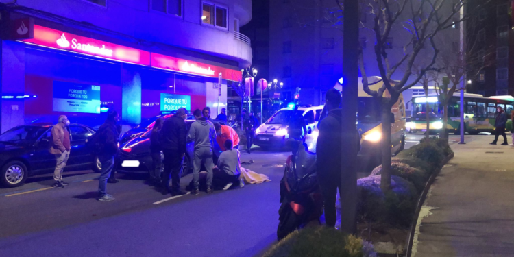 Un motorista herido en Vigo al sufrir una caída