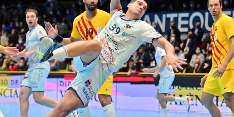 El Cangas no tuvo opción para la sorpresa y se queda sin final