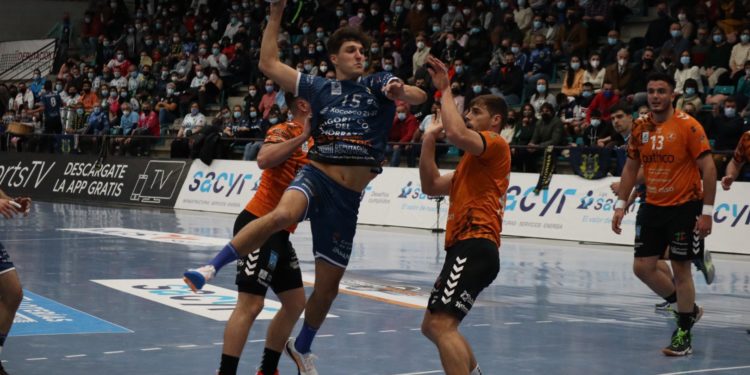 El Frigoríficos quiere cerrar su crisis ante un Valladolid que se juega la vida