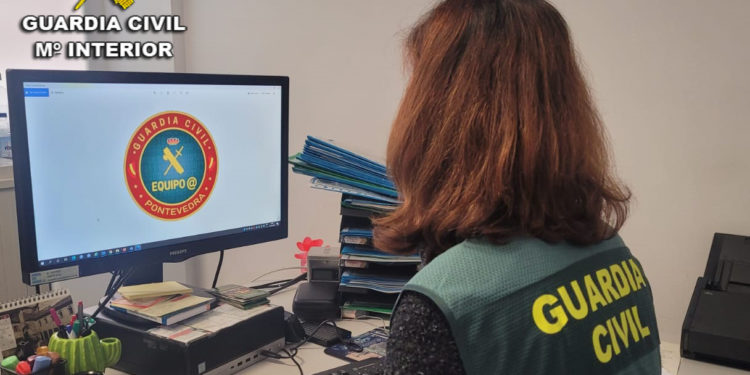Detenido un ciudadano extranjero por estafar 17.000 euros a un vecino de Cangas