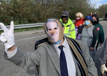 Bembrive celebra su Entroido más reivindicativo con su comparsa en lucha «por el rural»