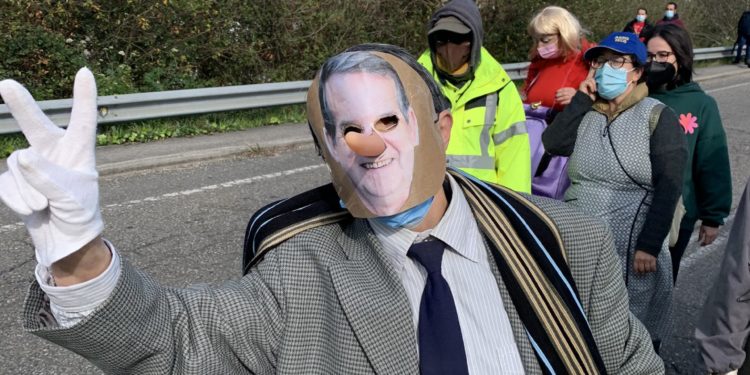 Bembrive celebra su Entroido más reivindicativo con su comparsa en lucha «por el rural»