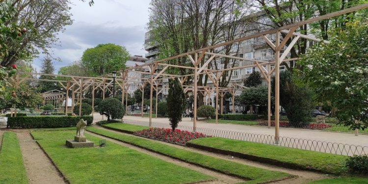 Chamada ao Concello de Vigo para poñer fin ao «esperpento» na Alameda