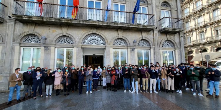 Concentración en la sede de Zona Franca con motivo del 8M