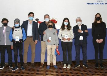 Bruno Iglesias y Emma Chamorro ganan el Trofeo Aceites Abril de Optimist