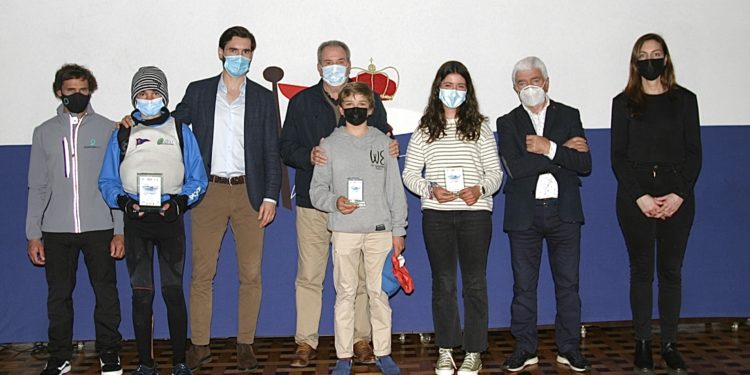 Bruno Iglesias y Emma Chamorro ganan el Trofeo Aceites Abril de Optimist