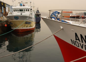 Pesca pesquero Novo Morriña O Berbés Muelle amarre
