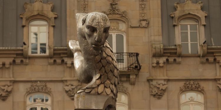 Porta do Sol monumento Sireno Vigo Edificio Simeón