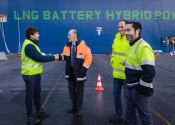 El Puerto de Vigo acoge la primera carga en España de gas natural licuado como combustible marino