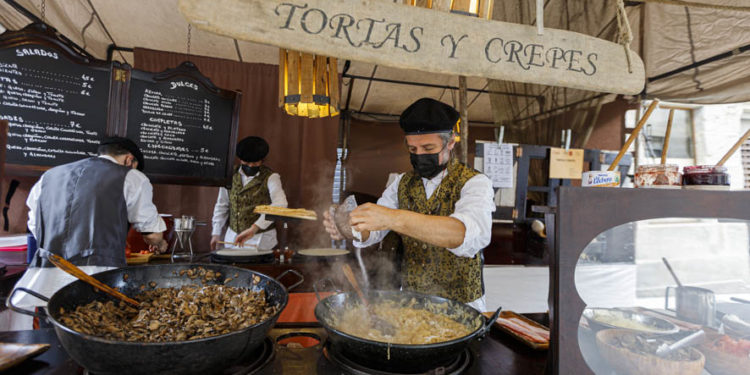 Éxito absoluto en A Reconquista: el Casco Vello de Vigo recibe una marea viguesa con ganas de romería
