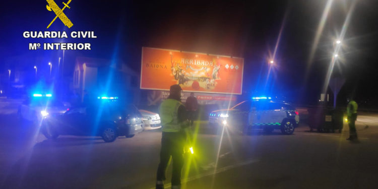 Los controles de tráfico en la Arribada se saldan con 60 alcoholemias y 18 positivos en drogas
